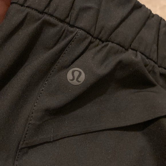 Lululemon - Picture 9 of 9